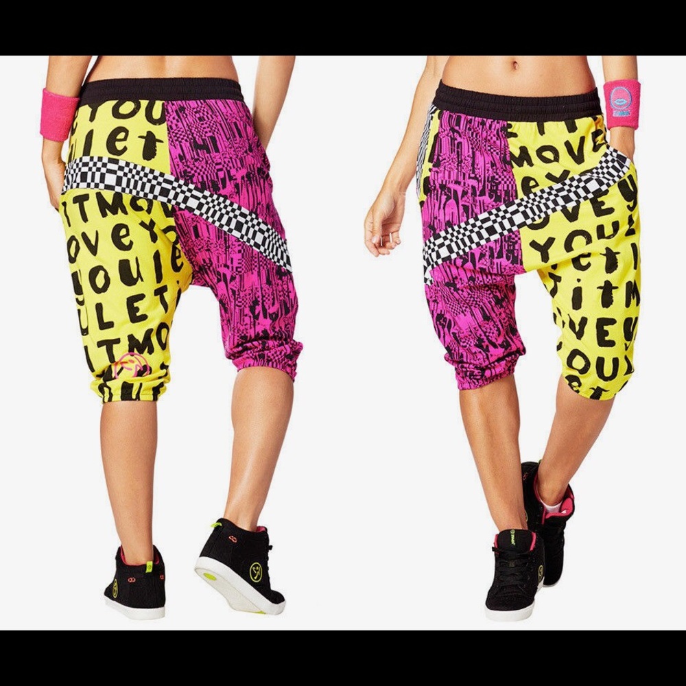 SOLD 🎉🎉🎉🎉Zumba Capri Let it Move Pants